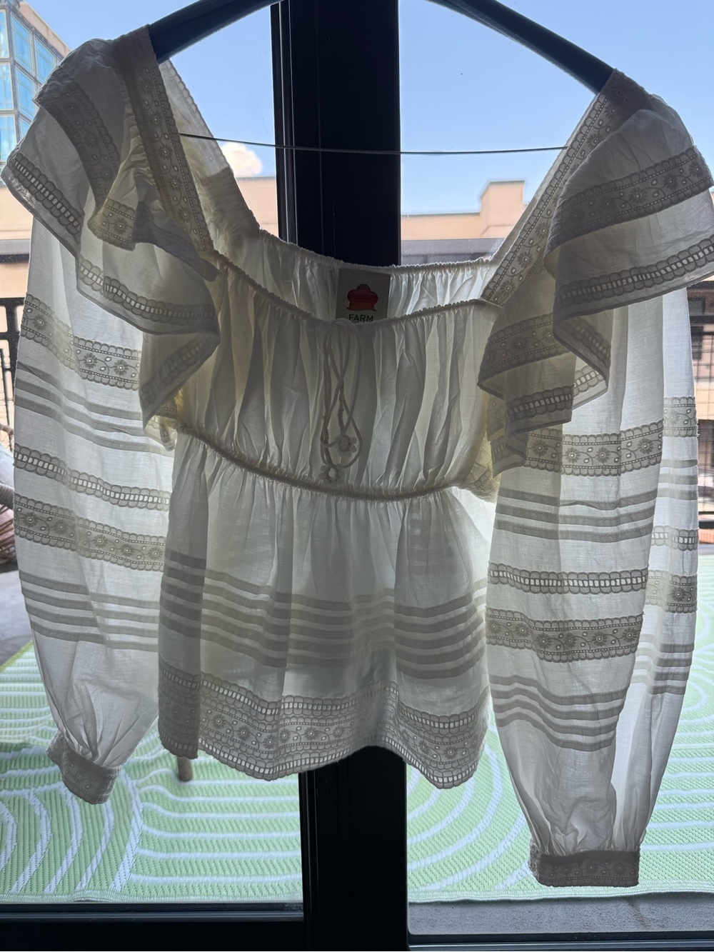 FARM Rio Off-White Squared Neckline Long Sleeves Blouse - Picture 2 of 5